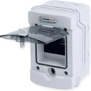 Tehnoplast Pintakotelo 4MOD IP65. Läpivientitiivisteet paikoillaan sekä Pe/N kiskot.